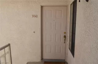 Photo #5: 2485721 Listing 