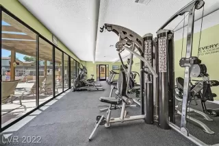 Photo #4: 2485732 Listing 