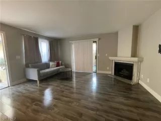 Photo #2: 2485733 Listing 