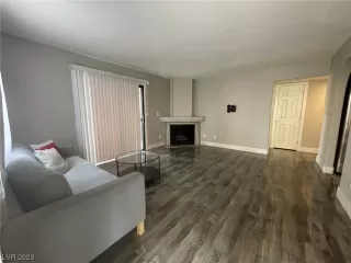 Photo #4: 2485733 Listing 