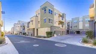 Photo #2: 2485738 Listing