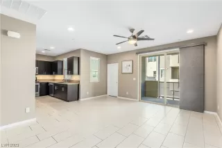 Photo #5: 2485738 Listing