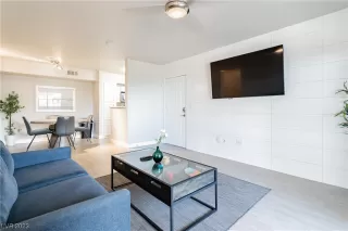 Photo #2: 2485814 Listing