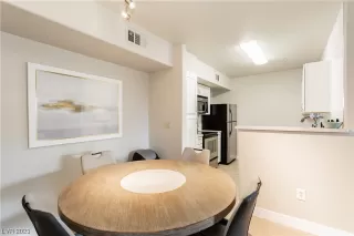 Photo #6: 2485814 Listing