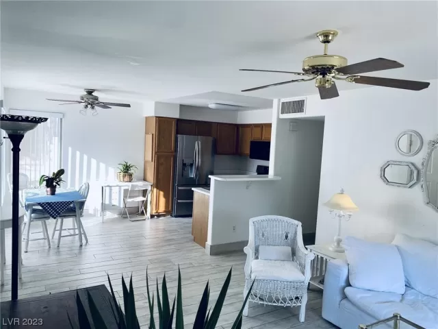 MLS: 2485871 Condo For Sale