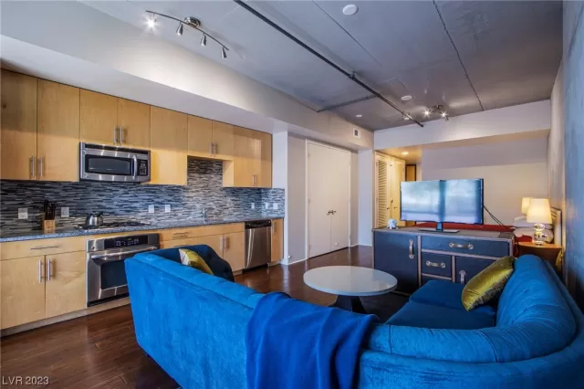 MLS: 2485905 Condo For Sale