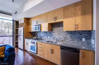 Photo #5: 2485905 Listing 