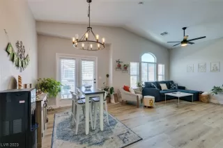 Photo #3: 2485906 Listing