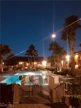 Photo #2: 2485932 Listing