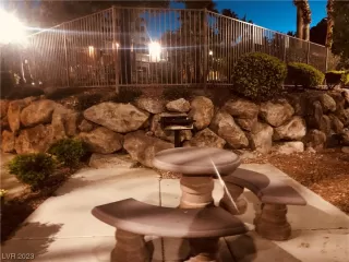 Photo #4: 2485932 Listing