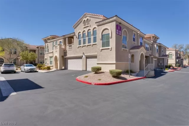 MLS: 2485938 Condo For Sale