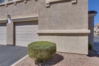 Photo #2: 2485938 Listing