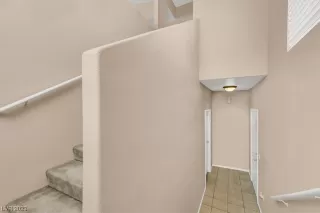 Photo #6: 2485938 Listing