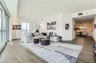 Photo #4: 2485939 Listing