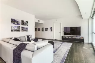 Photo #5: 2485939 Listing