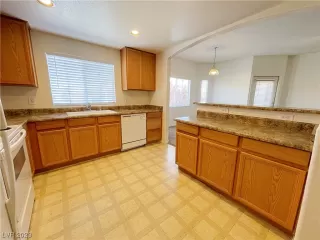 Photo #3: 2485955 Listing 