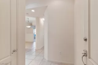 Photo #2: 2486007 Listing