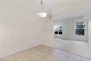 Photo #4: 2486007 Listing