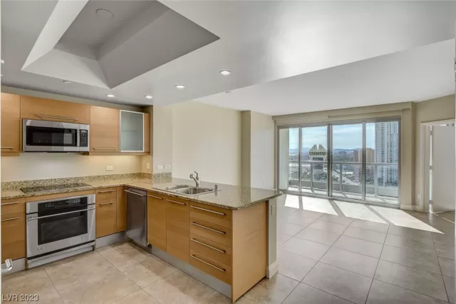 MLS: 2486014 Condo For Sale
