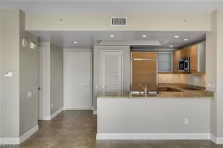 Photo #5: 2486014 Listing 