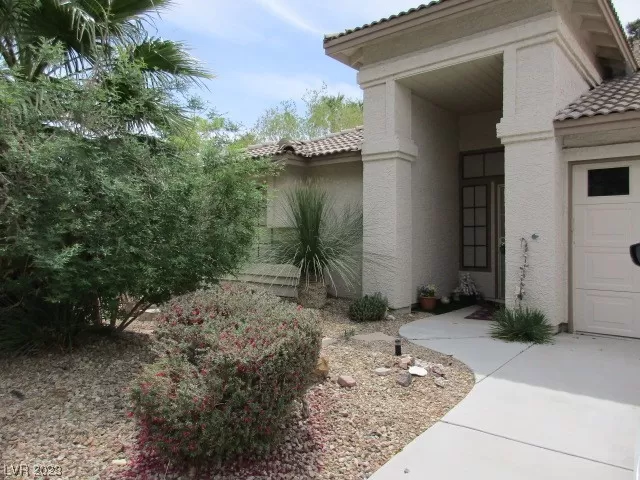 MLS: 2486061 Condo For Sale