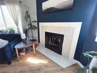 Photo #3: 2486069 Listing