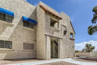 Photo #1: 2486077 Listing