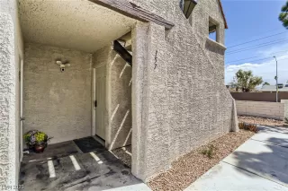 Photo #2: 2486077 Listing