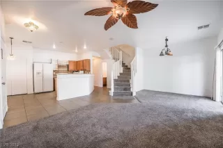 Photo #4: 2486079 Listing