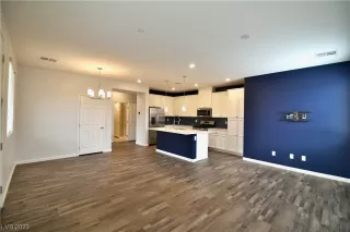 Photo #2: 2486107 Listing 