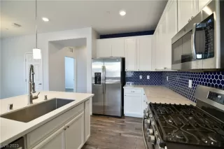 Photo #6: 2486107 Listing 