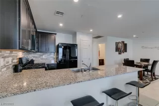 Photo #2: 2486116 Listing 