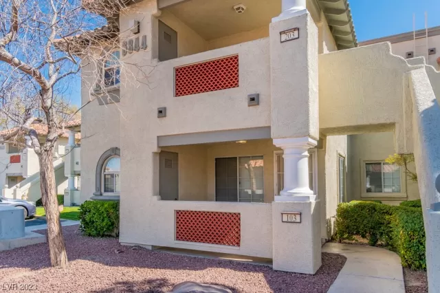 MLS: 2486128 Condo For Sale