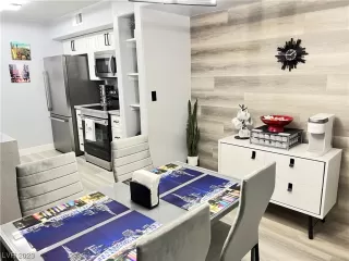 Photo #2: 2486134 Listing