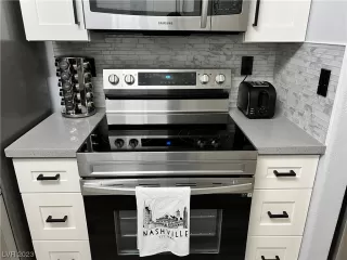 Photo #4: 2486134 Listing