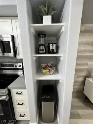 Photo #6: 2486134 Listing