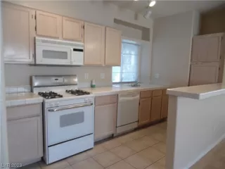 Photo #6: 2486135 Listing 