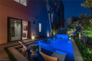 Photo #3: 2486146 Listing