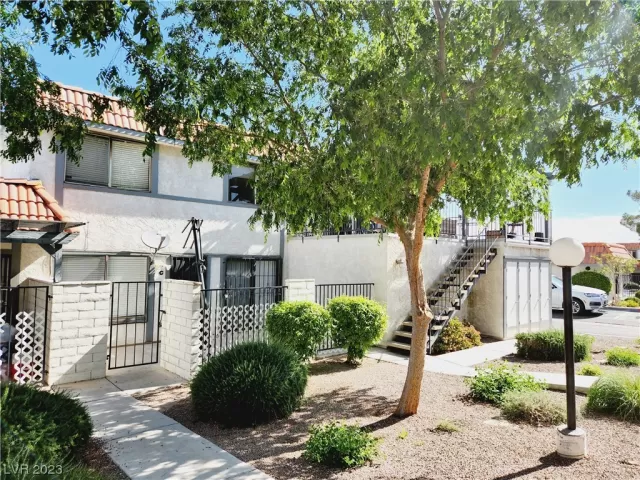 MLS: 2486155 Condo For Sale