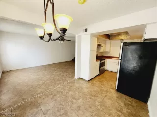 Photo #4: 2486155 Listing 