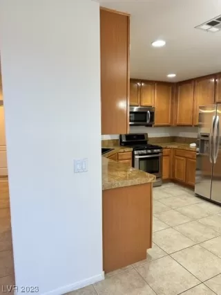 Photo #5: 2486161 Listing 