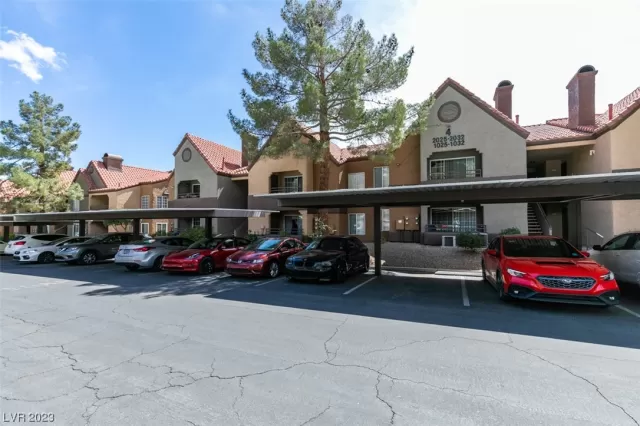 MLS: 2486165 Condo For Sale