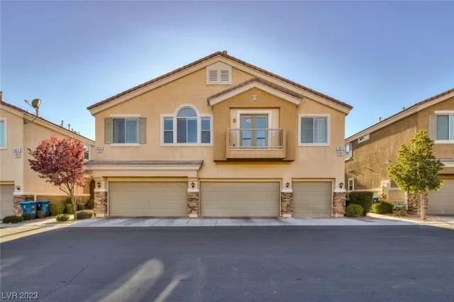 MLS: 2486233 Condo For Sale