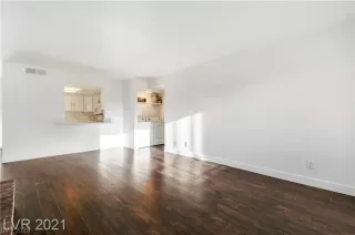 Photo #5: 2486236 Listing 