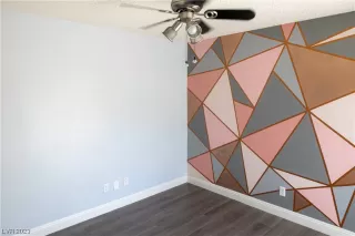 Photo #1: 2486237 Listing