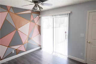 Photo #2: 2486237 Listing