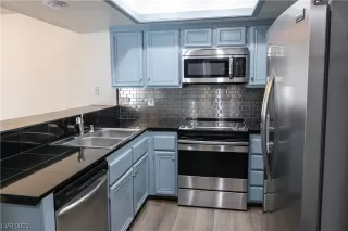 Photo #5: 2486237 Listing