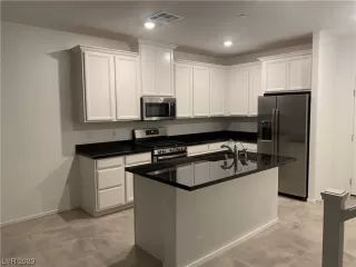 Photo #2: 2486300 Listing 
