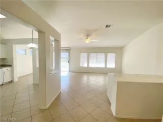 Photo #2: 2486335 Listing 