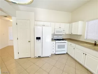 Photo #5: 2486335 Listing 